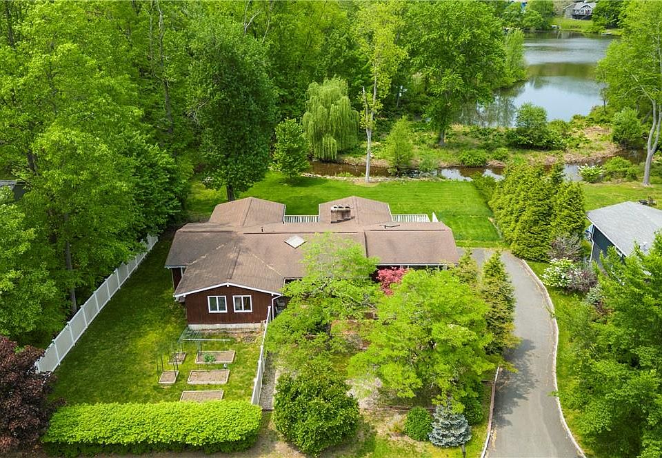 1st image of 28 Woodhaven Drive