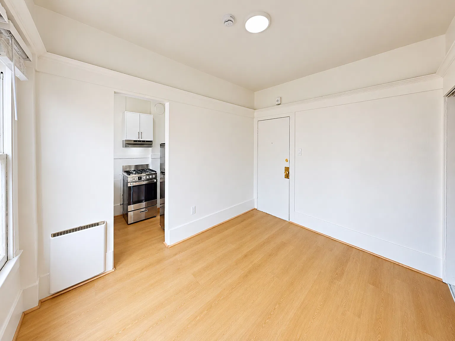 Cozy Lower Nob Hill Studio | Pet Friendly & Convenient City Location — Photo 2