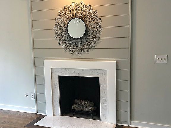 Dining room gas fireplace 