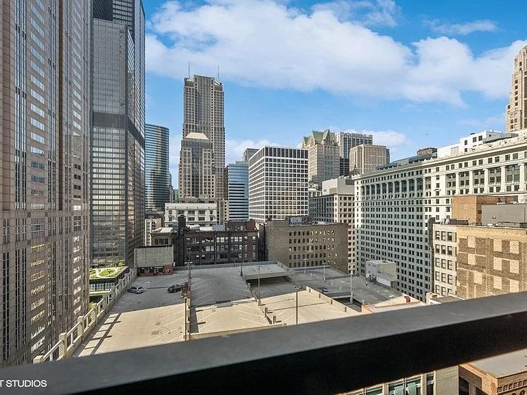 235 W Van Buren St #2116 — Photo 10