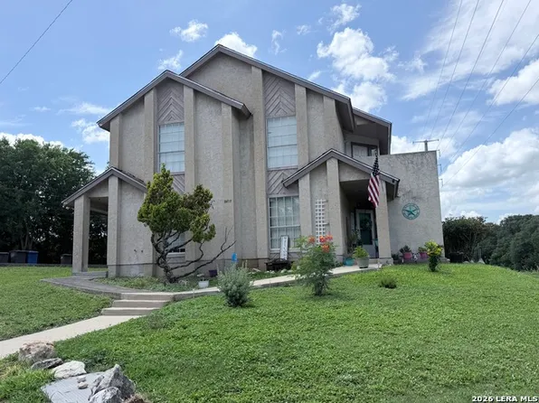 8459 Cranberry Hl, San Antonio, TX