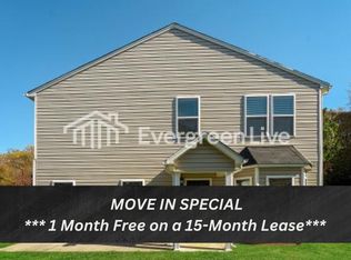 888 Federal Hall Ln, Kernersville, NC 27284