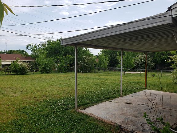 3rd image of 724 NE 81st St
