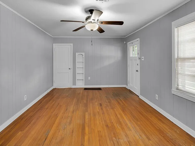 3824 James Ave — Photo 4