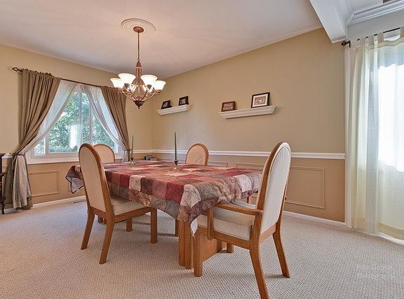 4th image of 1080 Queen Ann Ln