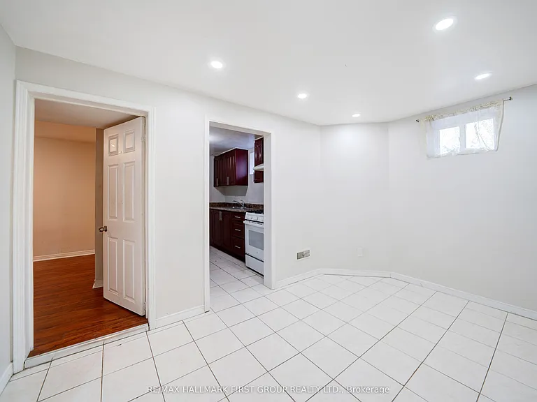 5 Claresholme Dr — Photo 5