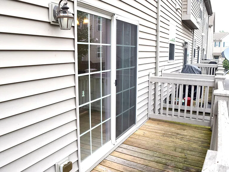 1260 Evergreen Ave — Photo 12