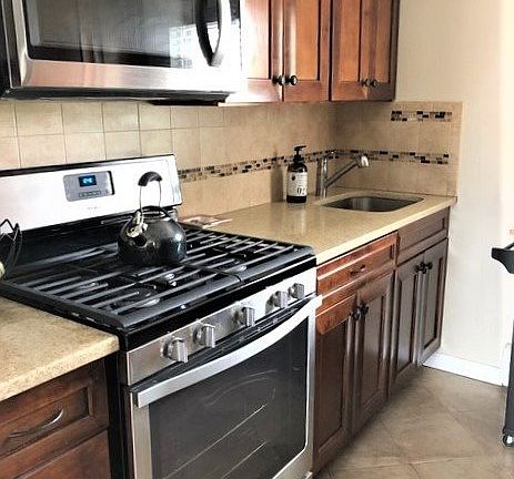 5th image of 8 Raymond Ct #2F