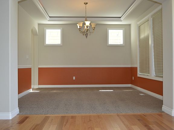 4th image of 3974 Cameron Dr NE