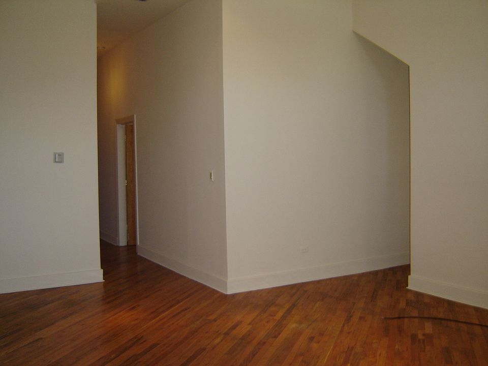 1st image of 2327 N California Ave #3