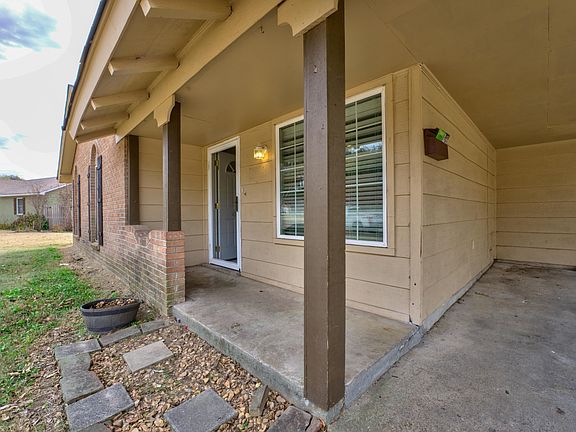 3rd image of 4795 Janie Ave