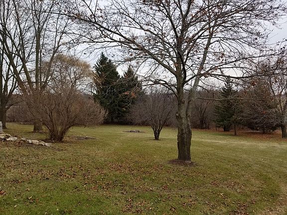 3rd image of N5698 Indianhead Dr