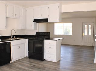 529 Knotts St APT 1, Bakersfield, CA 93305