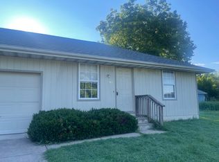 910 & 912 S Clifton Ave #912, Springfield, MO 65803