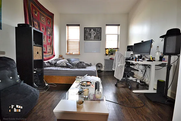 Rented by Bold New York | media 22