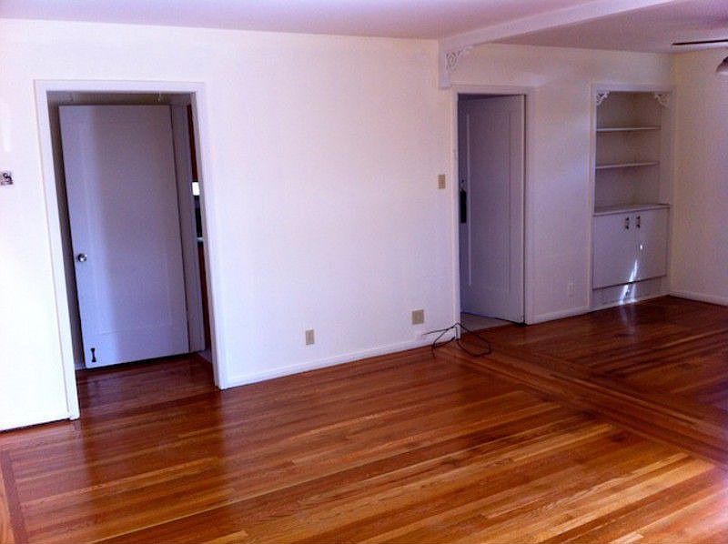 2nd image of 14 W 17th St