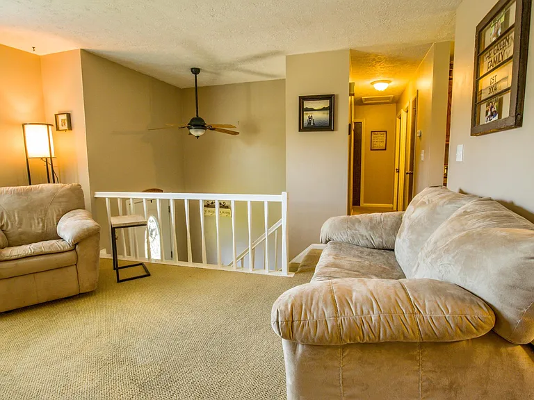 9711 Stanalouise Dr — Photo 8