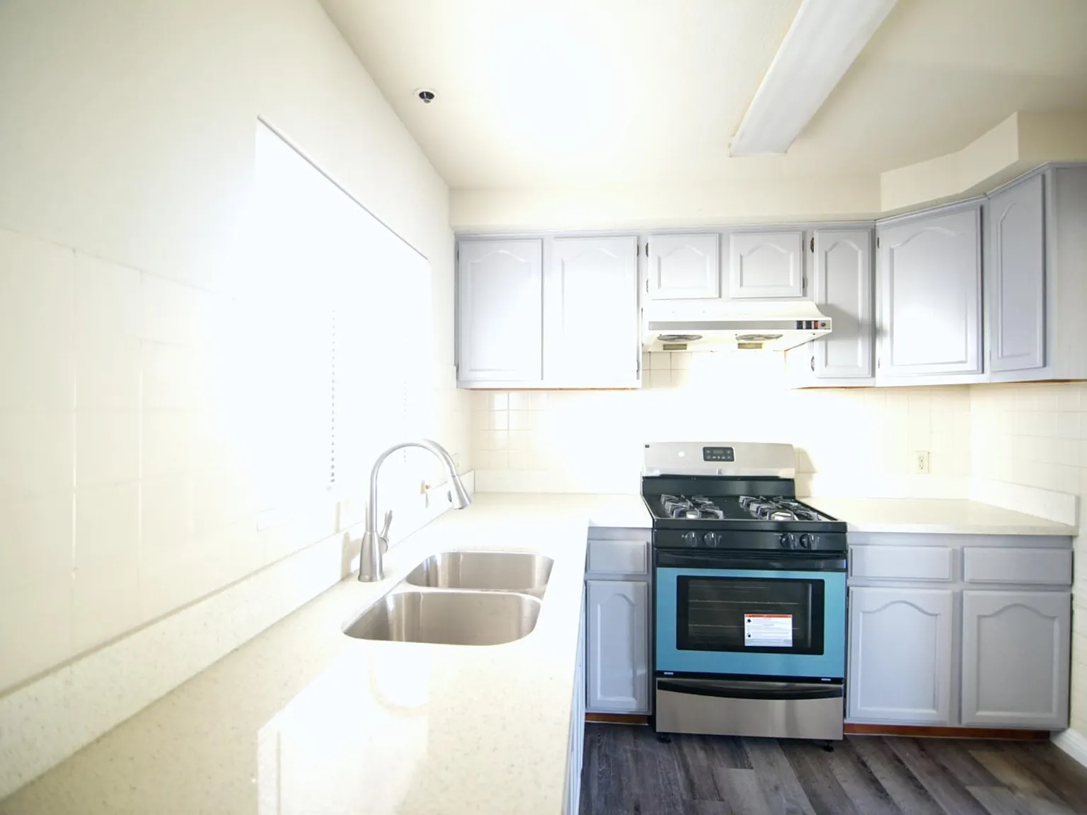 2 bed, 850 sqft, $2,495 — Photo 2