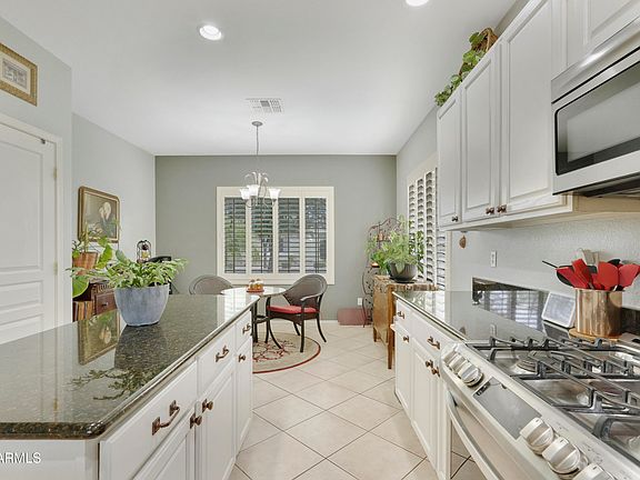 3rd image of 723 E LAS COLINAS Place