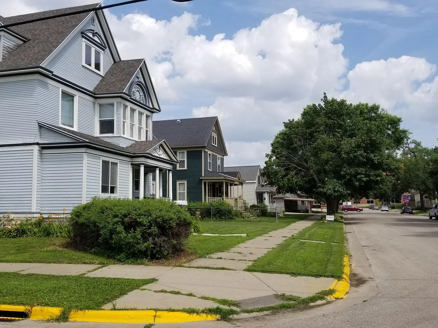 5 bed, 2000 sqft, $2,175 — Photo 4