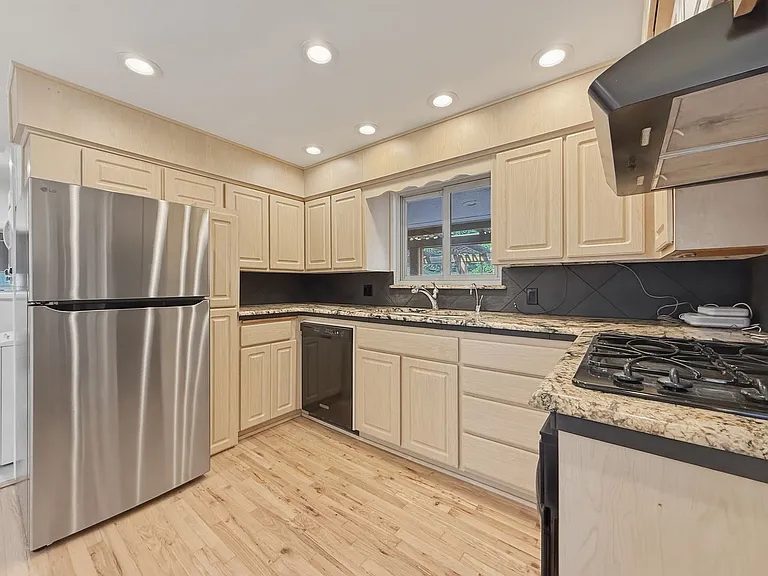 1101 Locust St — Photo 26