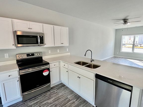 5th image of 154 Buckhorn Ave