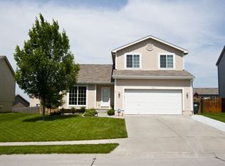 18032 Lillian St, Omaha, NE 68136