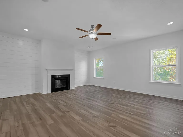 8705 Quietwood Ln — Photo 37