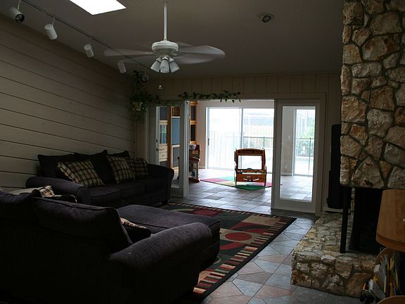 Family Room w/Fireplace