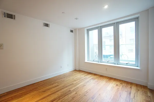 Rented by Rennit Inc. | media 40