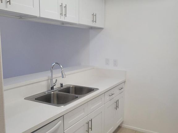 4th image of 11027 Aqua Vista St APT 4
