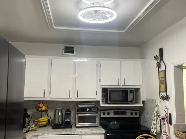 705 Lori Drive #305, Palm Springs, FL 33461