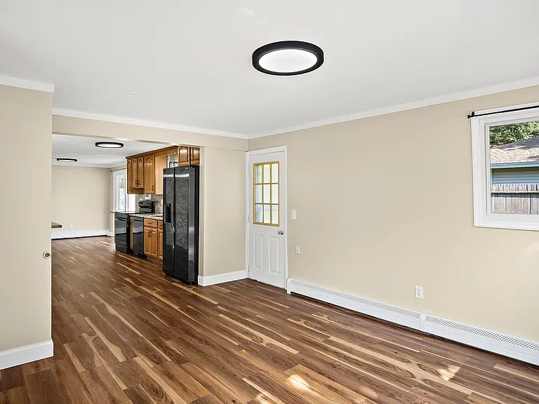 8 Carver Rd — Photo 5