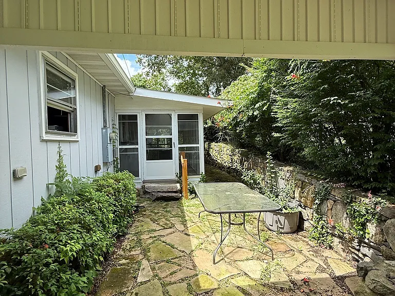211 N Main St — Photo 19