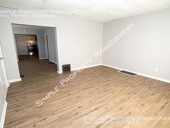 5th image of 430 Hanover St #1