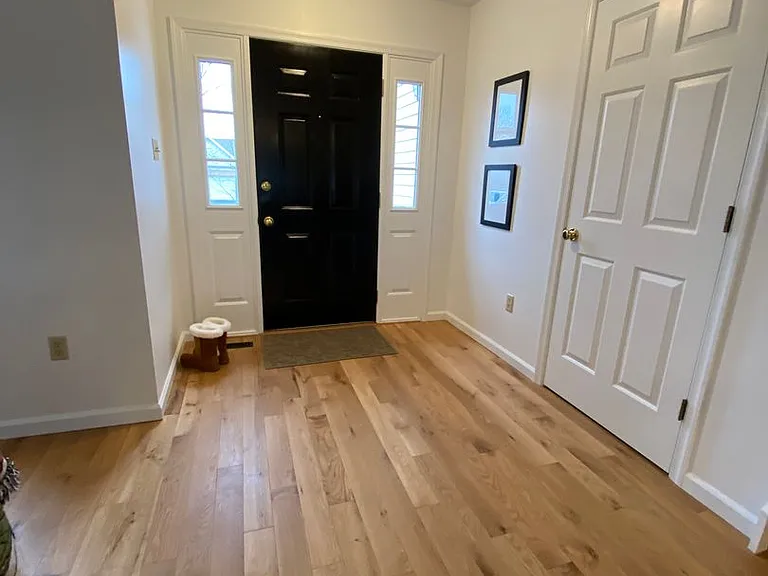 727 Linnet Ln — Photo 2
