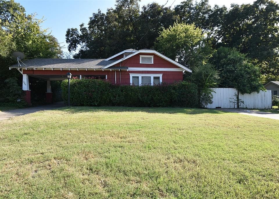 1st image of 1052 Park Dr