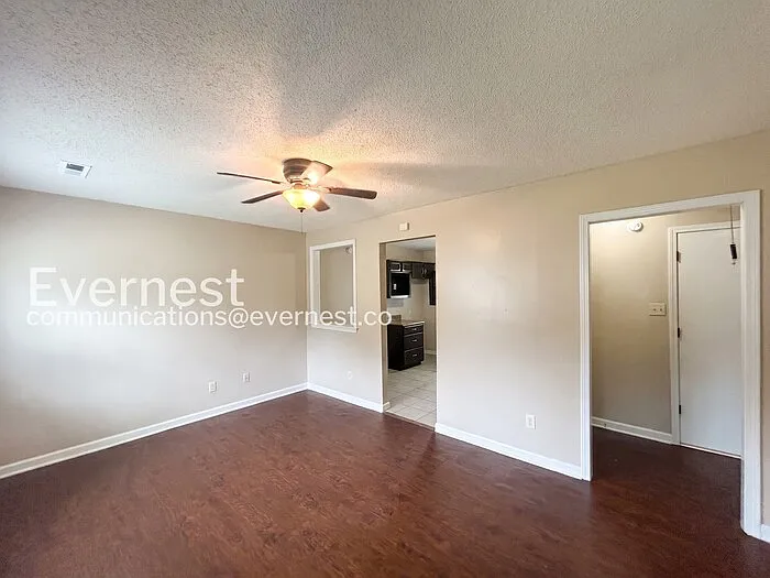 4909 Buford Ave — Photo 6