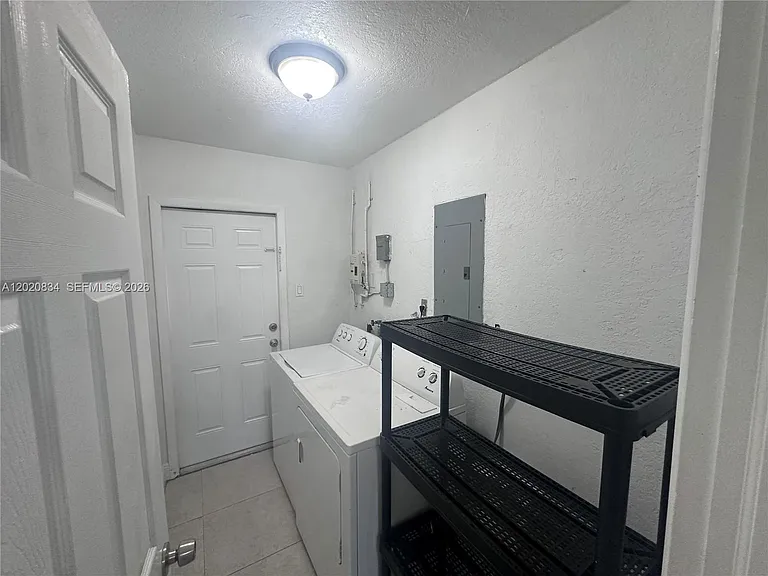 2806 SW 35th Ave #1 — Photo 21