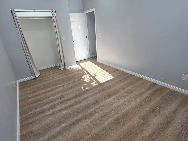 1715 W 64th St #1/4 — Photo 11