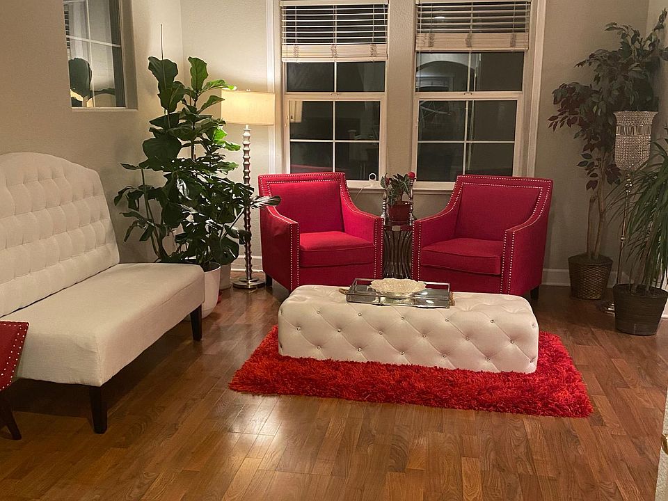 1st image of 321 Mullinix Way #321