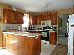 3rd image of 3948 Birchwood Ln