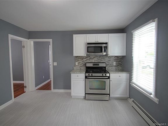 5th image of 807 Brewster St Floor 1