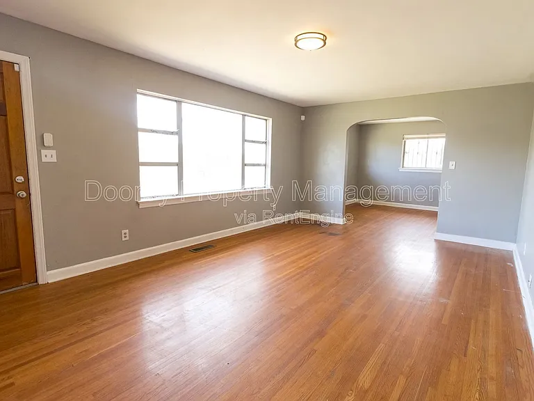 3810 Nandena Dr — Photo 2