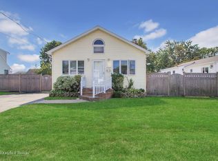 1507 3rd St, West Babylon, NY 11704
