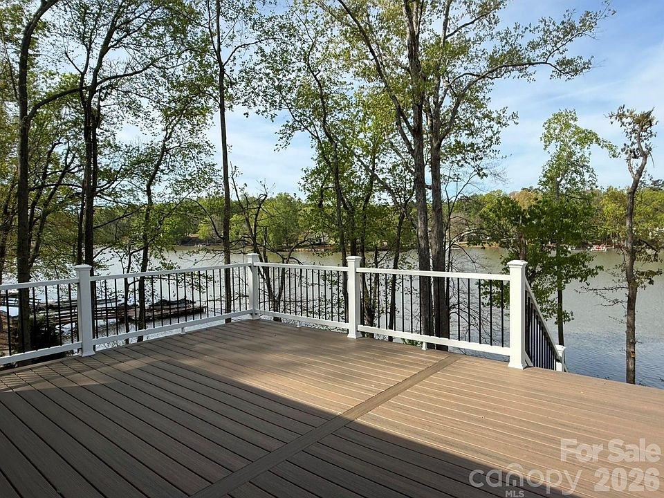 2nd image of 207 Haven Hill Rd