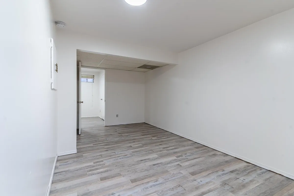 Building Photo - 1262 Quaker St #1262