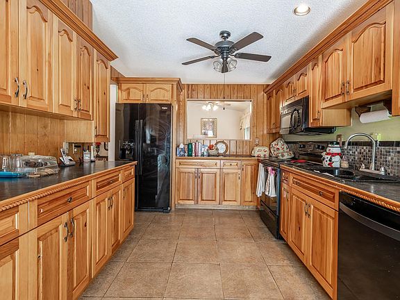 5th image of 934 Cumberland Terrace