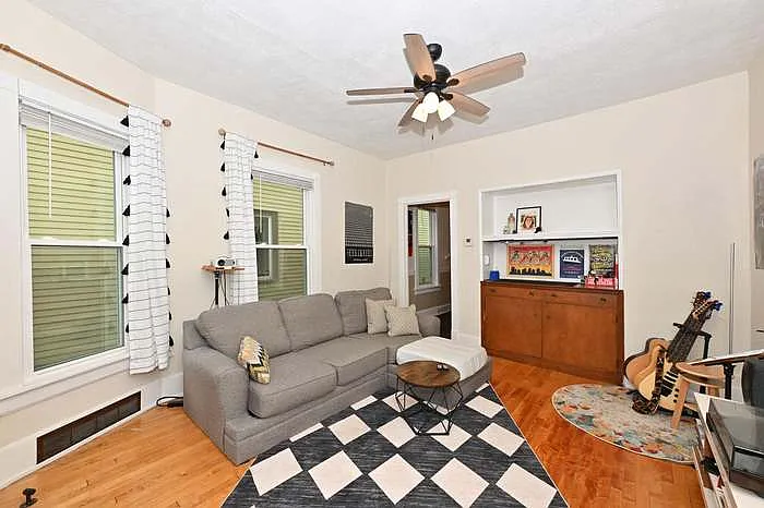 2 bed, 1144 sqft, $1,800 — Photo 2