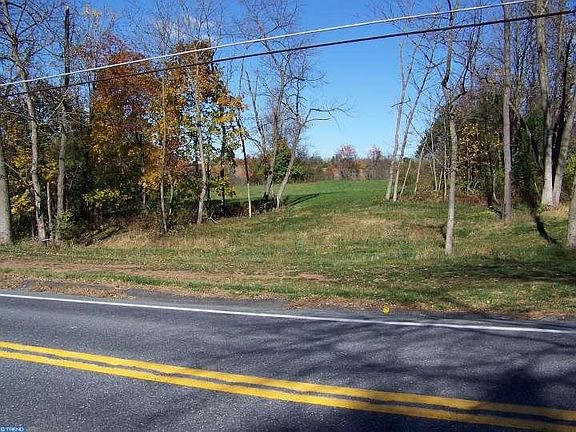 3rd image of 946 Brownsville Rd